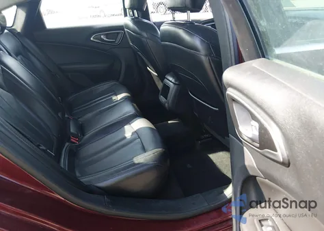 2017 Chrysler 200 Limited Platinum z USA, uszkodzony, nr VIN 1C3CCCAB8HN502053